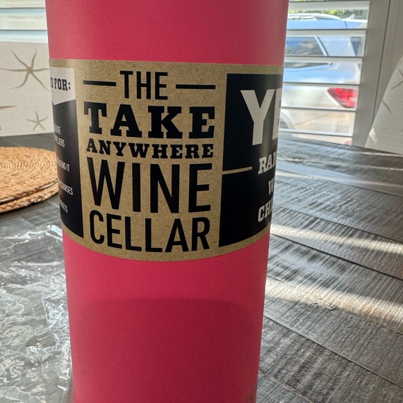 YETI Rambler Wine Chiller - tropical pink - Picture 4 of 10